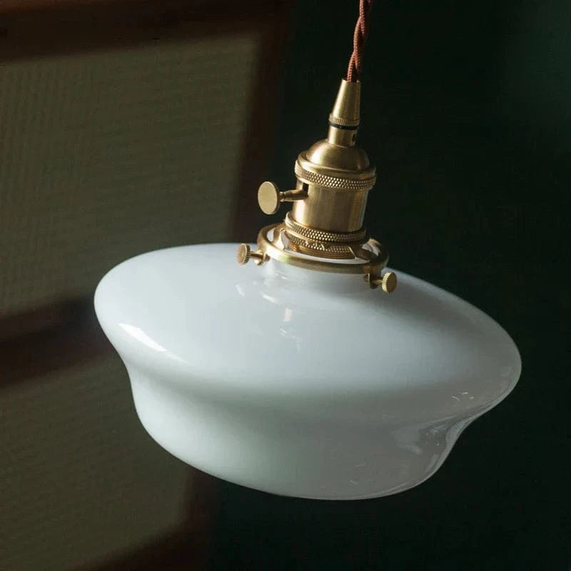 Suspension nordique moderne avec douille en cuivre et abat-jour en verre blanc - Suspension LED pour chambre et salon | Marco Lucetti