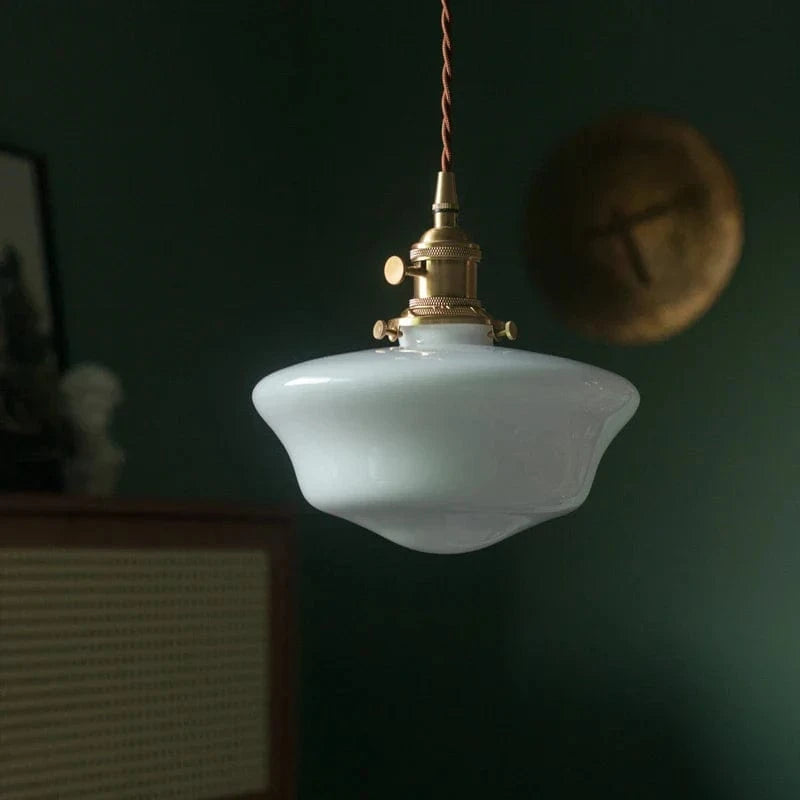 Suspension nordique moderne avec douille en cuivre et abat-jour en verre blanc - Suspension LED pour chambre et salon | Marco Lucetti