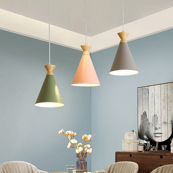 Suspension scandinave Avi en bois et abat-jour conique | Marco Lucetti