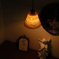 Suspension Style Japonais Zen en Céramique - Chez l'Habitant - Ambiance Montagne et Ombre - Chambre en Laiton avec Éclairage LED | Marco Lucetti