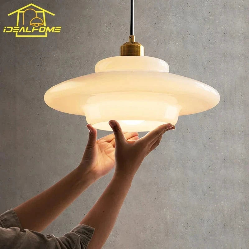 Suspensions en verre lait crème modernes décoratives. | Marco Lucetti