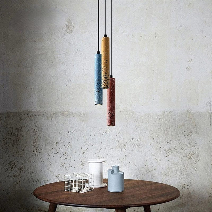 Tube Long en Ciment - Suspension Design | Marco Lucetti