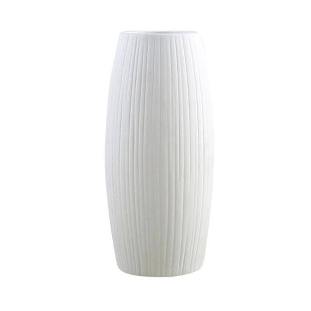Vase en céramique blanc minimaliste | Marco Lucetti B