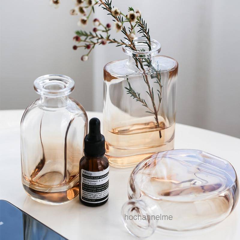 Vase en cristal coloré inspiré par la parfumerie | Marco Lucetti