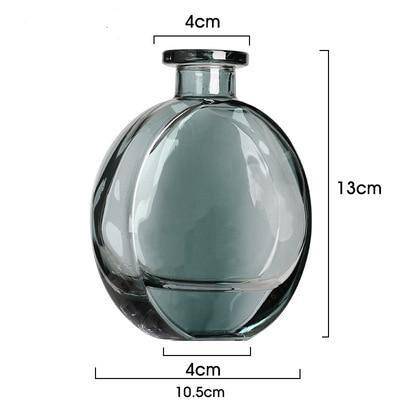 Vase en cristal coloré inspiré par la parfumerie | Marco Lucetti C / Cyan