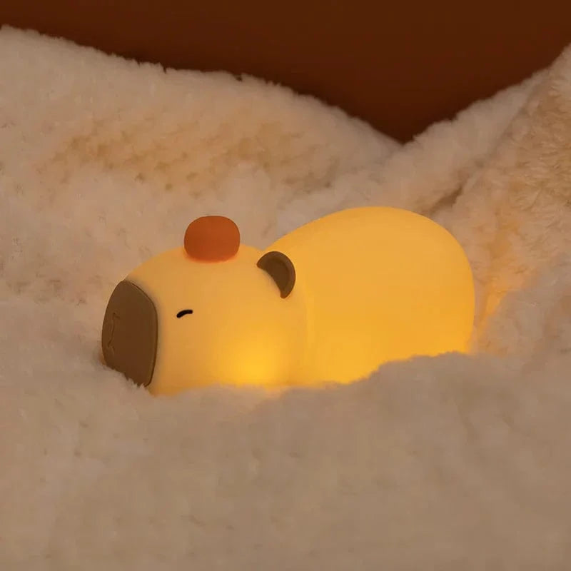 Veilleuse Capybara Enfant Dessin Animé - Lampe LED Rechargeable et Graduable - Idéal pour Chambre d'Enfant et Cadeau d'Anniversaire | Marco Lucetti