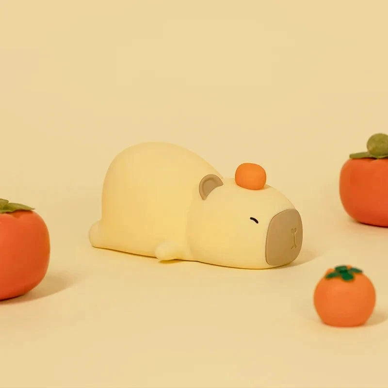 Veilleuse Capybara Enfant Dessin Animé - Lampe LED Rechargeable et Graduable - Idéal pour Chambre d'Enfant et Cadeau d'Anniversaire | Marco Lucetti