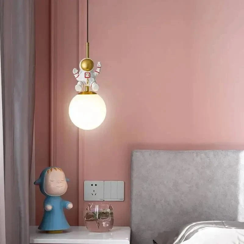 Veilleuse lunaire LED astronautique pour chambre d'enfant - Design moderne | Marco Lucetti